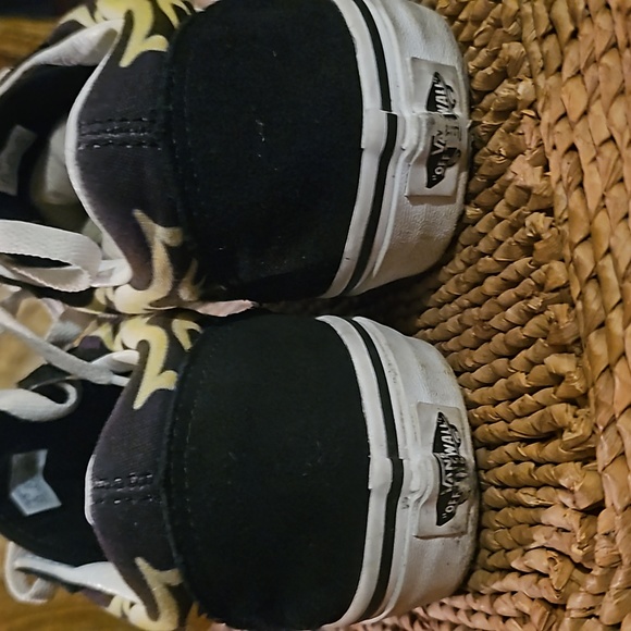 Vans sneakers with flames - Picture 5 of 6